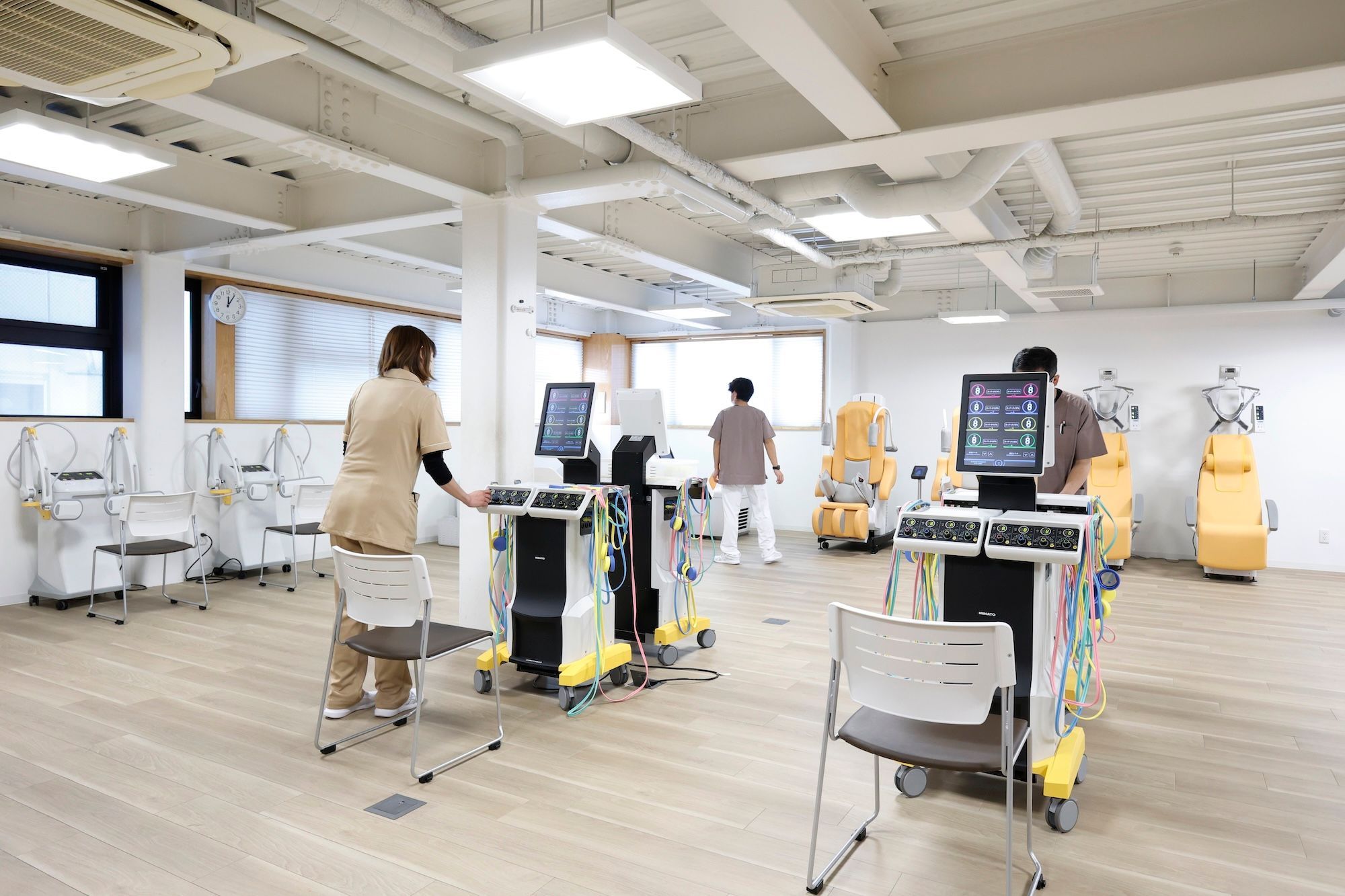 かんざき整形外科のリハビリ室(2F)